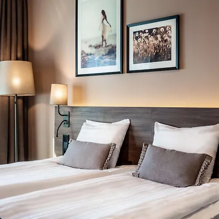 Hotel Scandic Helsinki Airport 4*