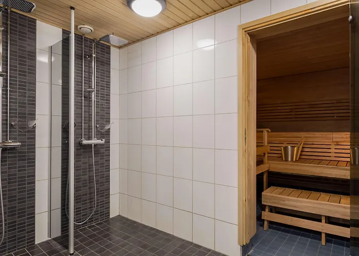 Hotel Scandic Helsinki Airport 4*